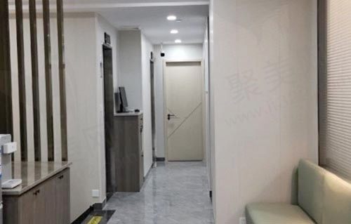 宁波海曙健雅口腔门诊部走廊