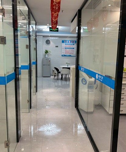 惠安品惠口腔门诊部走廊