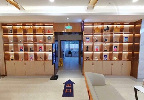 成都新桥口腔医院荣誉墙