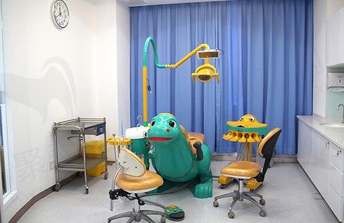 海南爱牙口腔医院儿童诊室