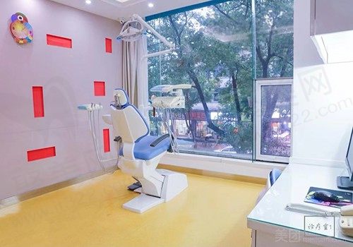 浦江江南口腔医院诊疗室