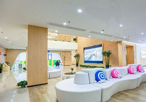 苏州美奥口腔门诊部休息区