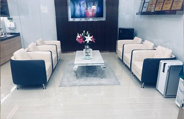 深圳正夫口腔门诊部新安休息区