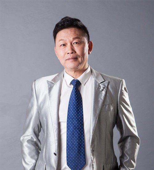 李新华
