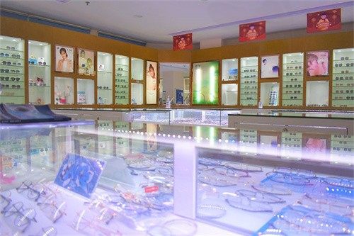 马鞍山爱尔眼科医院配镜区