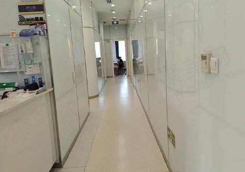 杭州一佳医疗美容门诊部过道