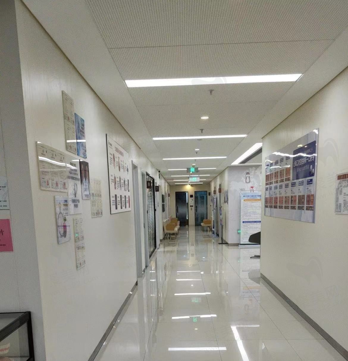镇江瑞康医院口腔科走廊