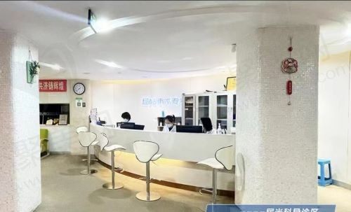 哈尔滨爱尔眼科医院导诊区