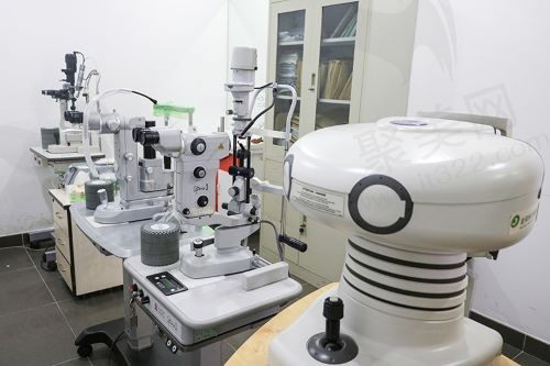 北京华厦民众眼科医院治疗室