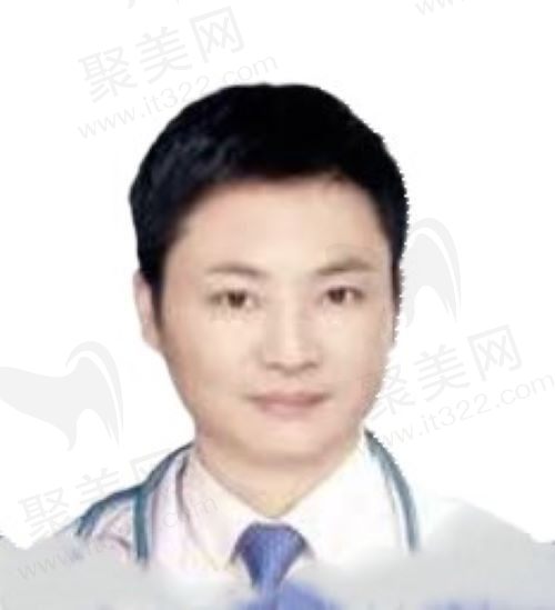 ​程明