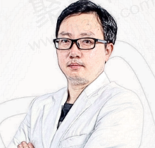 种植牙专家林峰医生在成都极光口腔坐诊，擅长各类疑难种植价格不贵