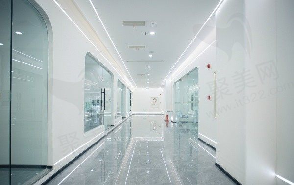 涪城思微尔口腔门诊部走廊