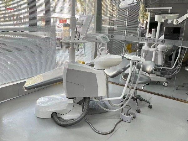 潜江偲毅口腔诊所诊室