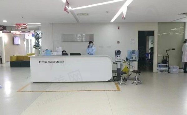 南京爱尔眼科医院服务台