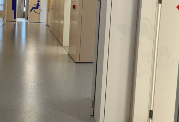 南通大学附属医院走廊