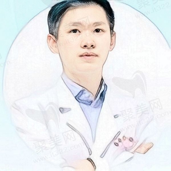 新疆医科大学一附院易湘龙精通近视手术，分享预约及手术价格信息！