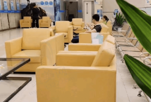 重庆新视界渝中眼科医院候诊区