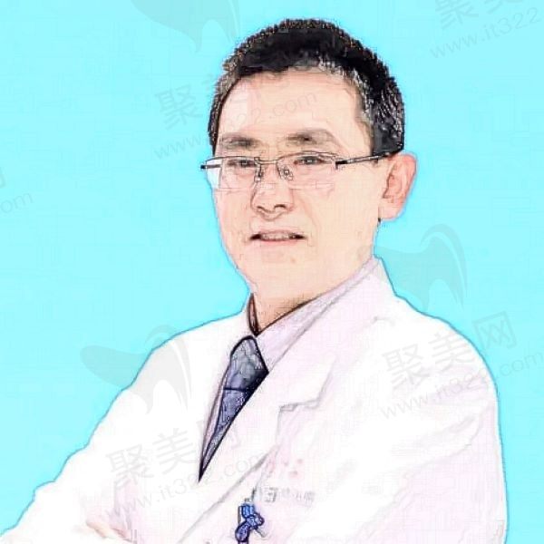 重庆爱尔儿童医院何勇川治疗斜视很拿手,独树一帜见解赢得好评！