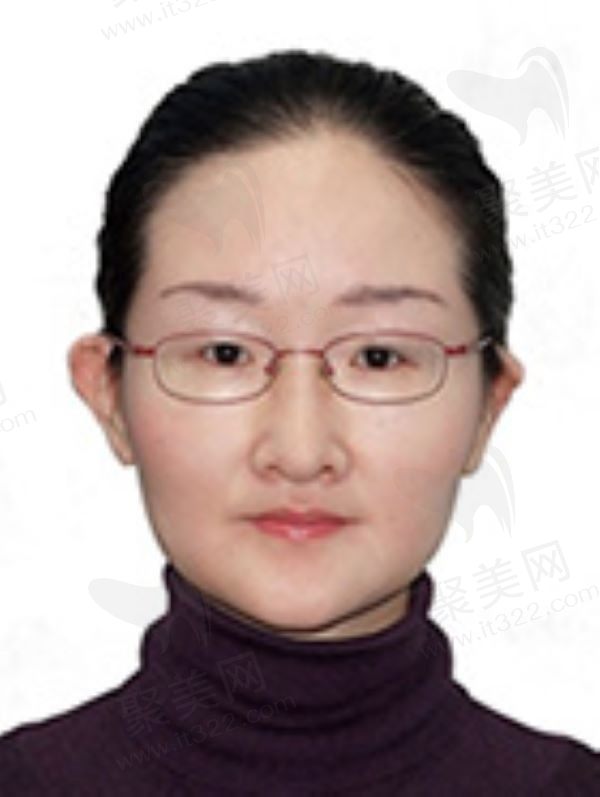 北京同仁医院何渊是国内白内障手术名医，患者可以直接在线预约她的号