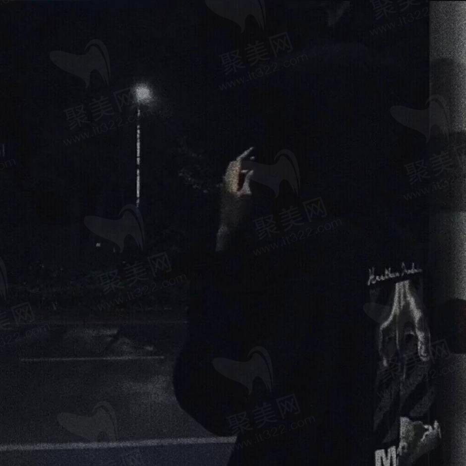 乌云爬上天