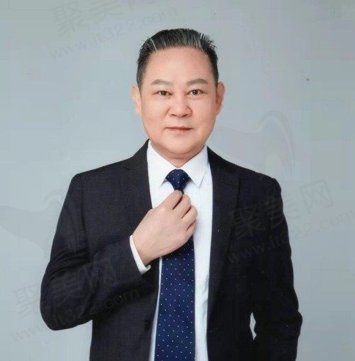 广州广大罗延平大脚骨手术案例分享，拇外翻术后效果对比明显