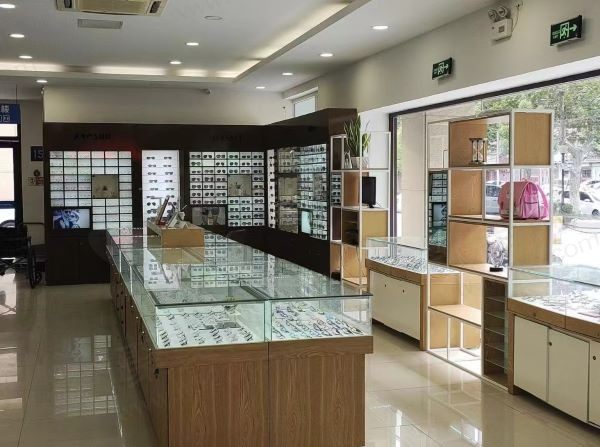 青岛新视界光华眼科医院配镜区