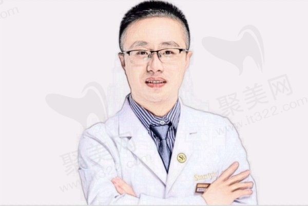 李亮