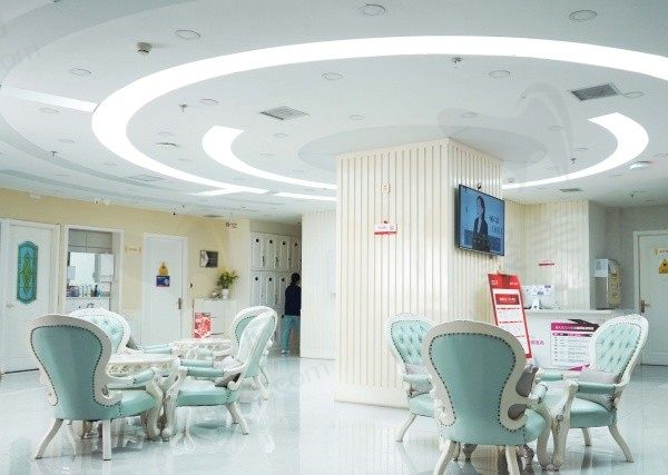 兰州崔大夫整形美容候诊区