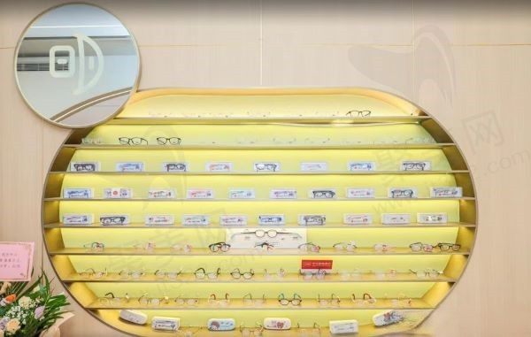 北京明日眼科诊所展示区