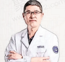 成都团圆口腔栗伟医生怎么样？种植牙技术出色且口碑评价高