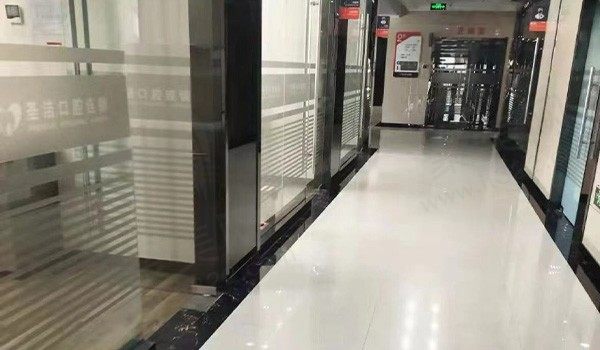 廊坊圣洁口腔医院过道