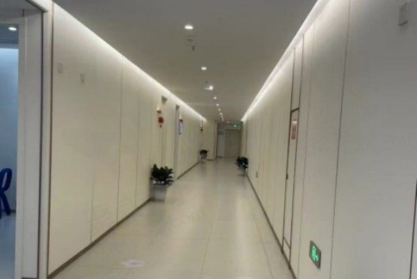 金华芘丽芙美容医院过道