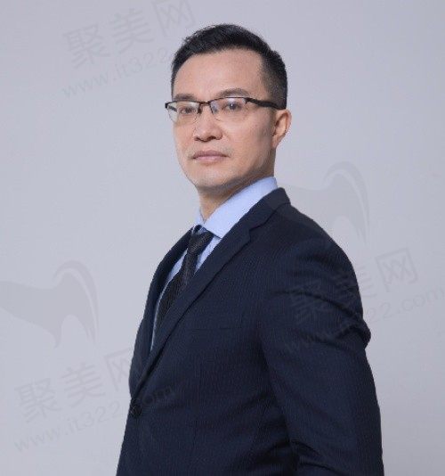 重庆杜亚旭医生是重庆美仑美奂的，做鼻子案例挺多价格也合理