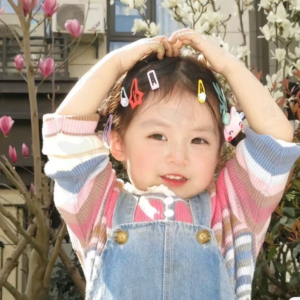 赏析小哀人