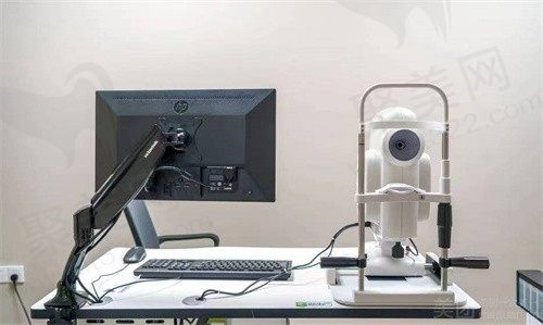 老年人眼睛白内障是什么症状？需要做手术吗？手术方式及价格分享