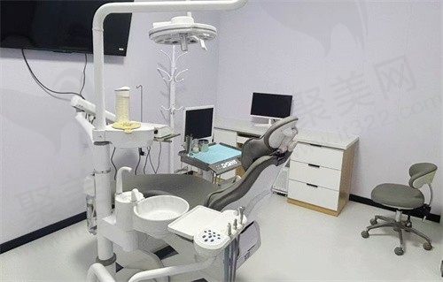 成都新桥口腔医院正畸水平如何？分享正畸技术特点与收费信息