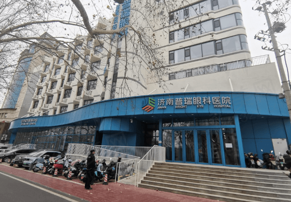 济南普瑞眼科医院做近视眼手术靠谱，不仅价格实惠且医生实力强口碑好