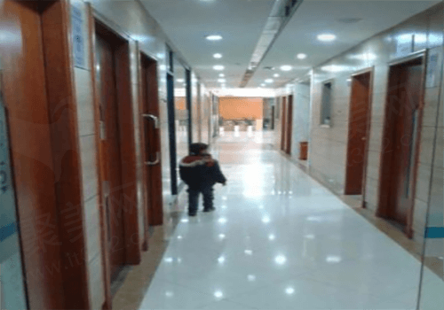 龙岩龙冠口腔门诊部走廊