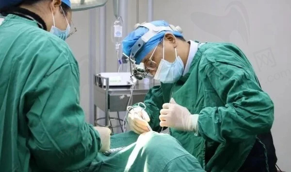 重庆福莱堡德品口腔 呙永洪