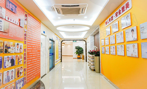 广州海峡医疗美容医院走廊