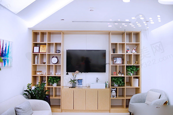 师丽丽修复双眼皮怎么样 师丽丽修复双眼皮怎么样