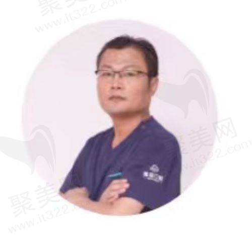 济南雅辰口腔门诊部吴红运医生