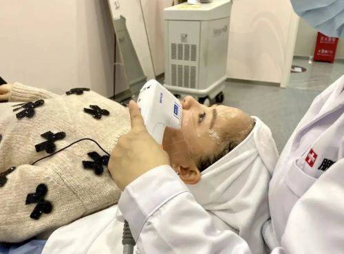 北京冰新丽格医疗美容面部年轻化推荐医生: