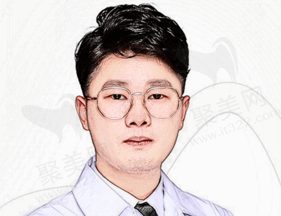 成都极光口腔李无恙医生