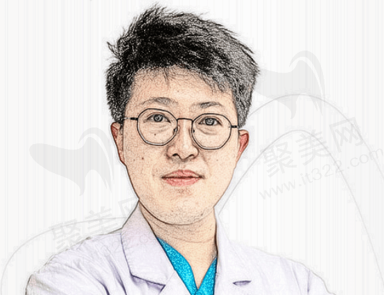 成都极光口腔张笑卿医生