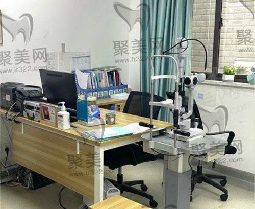 西安华厦眼科曹文娟近视手术