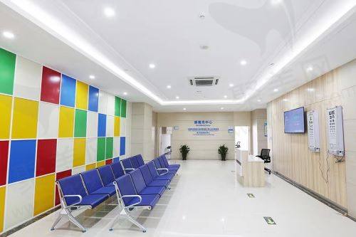 温州明乐眼科陈启伟分享近视术后护理