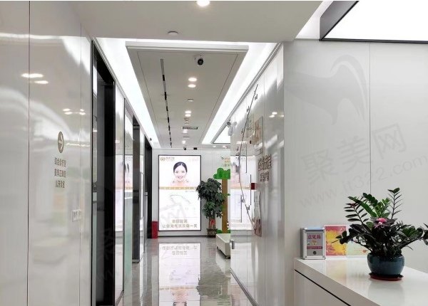 贵港同步口腔门诊部过道