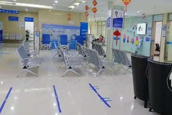 西安华厦眼科医院等候区