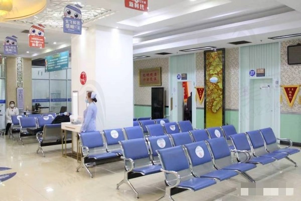 大同朝聚安康眼科医院资排队区